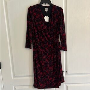 Anne Klein Black and Red Long Sleeve V-Neck Sheath Dress